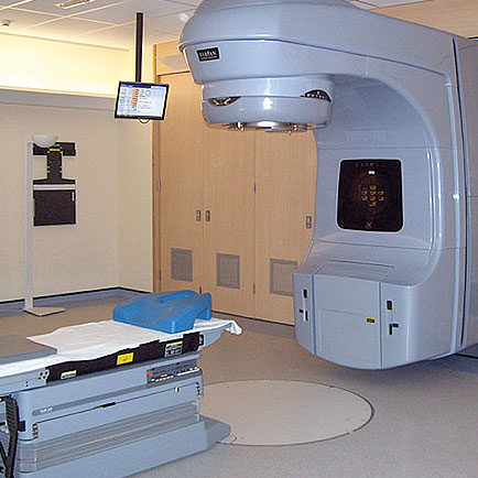 radiotherapy-for-brain-tumours-machine